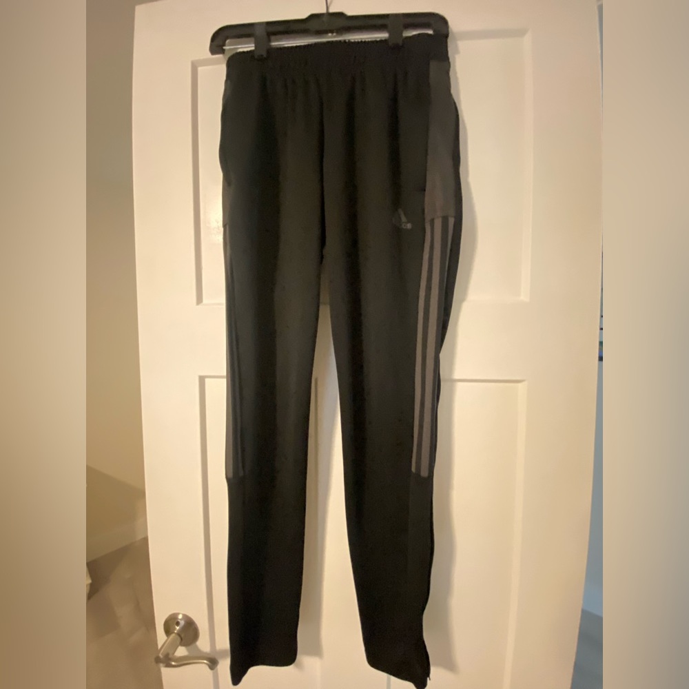 Adidas sweatpants small